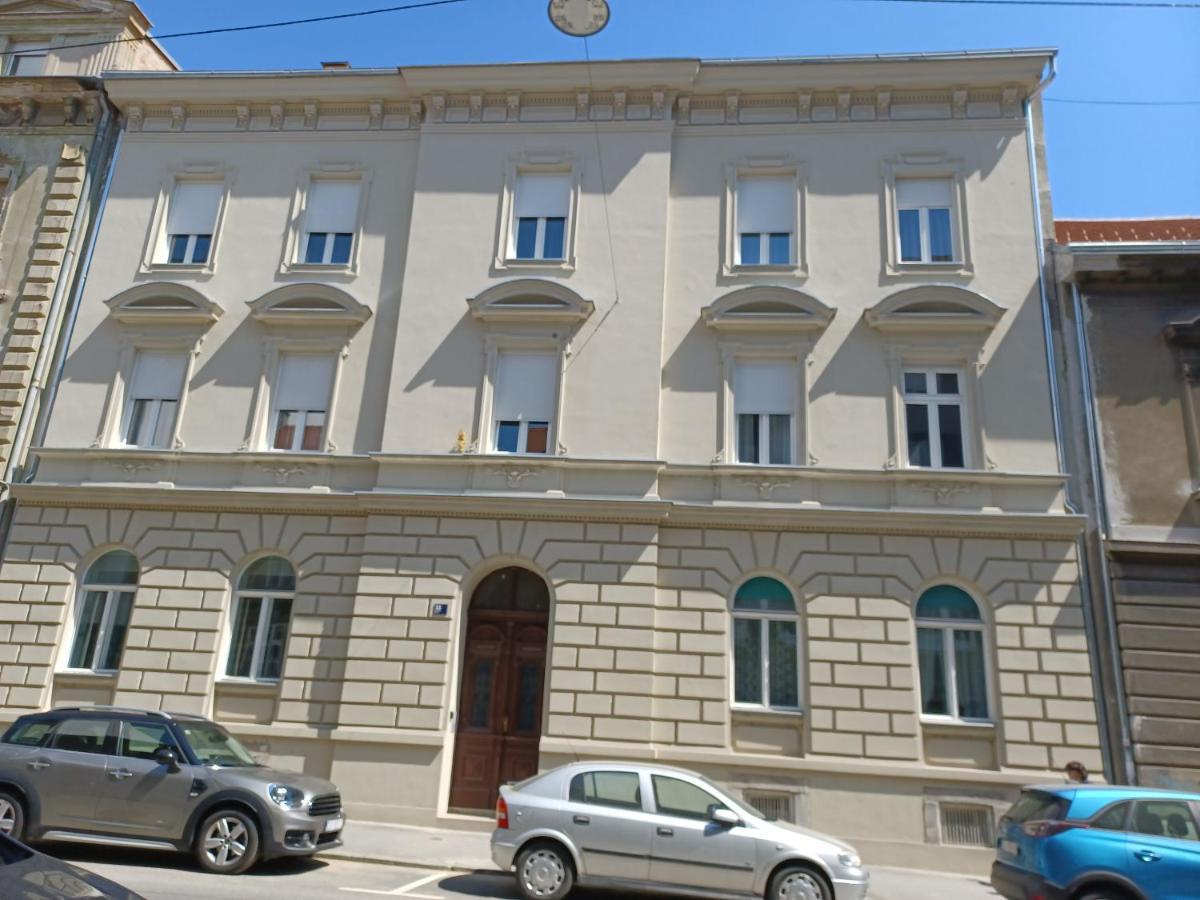 Apartment Calliope Загреб Экстерьер фото
